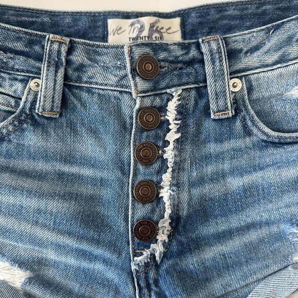 We The Free Romeo Rolled Cut Off Denim Shorts Size 26 Distressed Blue Button Fly - Picture 3 of 11